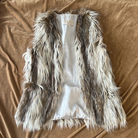 🍁Neutral fur vest🍂 - Picture 2 of 3